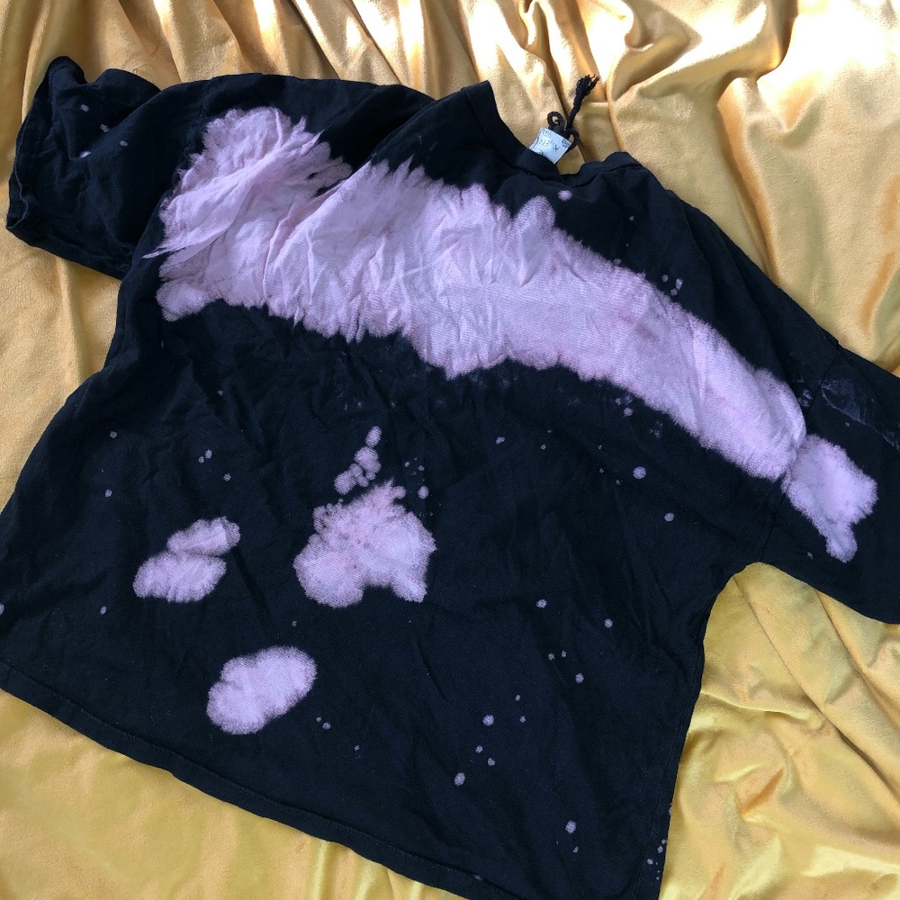 Bleach stained top - Picture 2 of 2